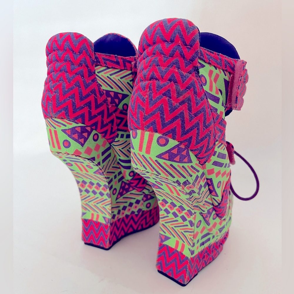 Privilege 2013 hells neon canvas US 6.5 BRAND NEW